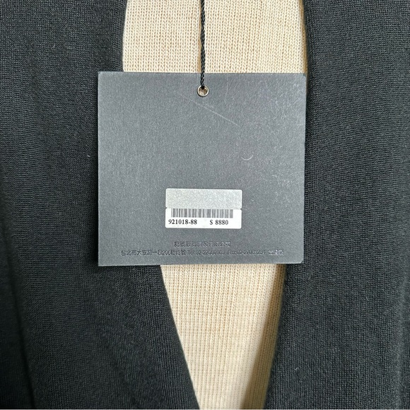 Huang Shu Chi Sweater Top - Open Back - Picture 10 of 14